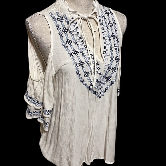 Blue Rain cold shoulder blouse , size medium - Picture 1 of 9